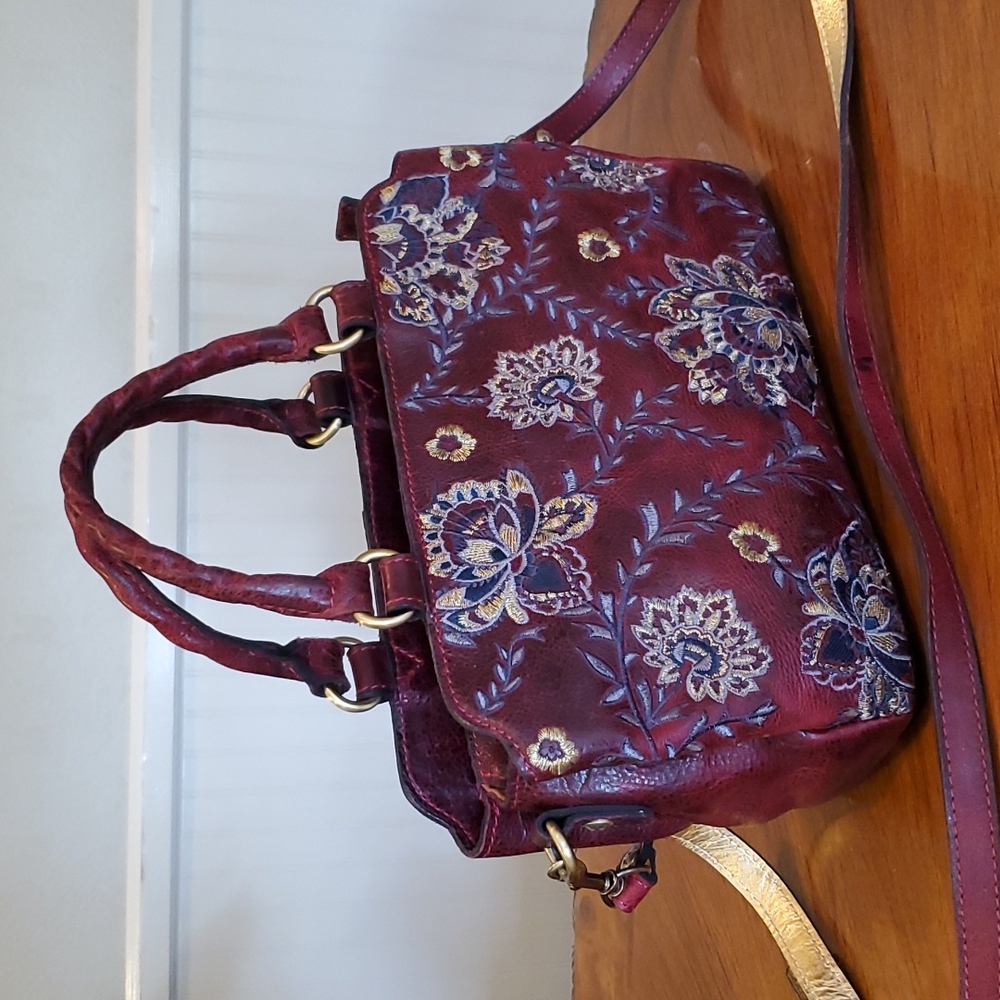 Patricia Nash embroidered bag
